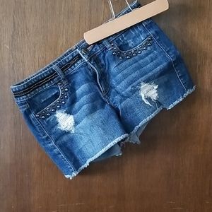Shorts with metal design